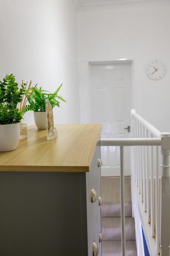 Exclusive Offers L Last-Minute Specials L Parking Free L Double Bed House L Uk L Gaming Room L Komfy 3 Bedroom Cottage With Riverview L Perfect For Short Or Long Stays Ρίντινγκ Εξωτερικό φωτογραφία