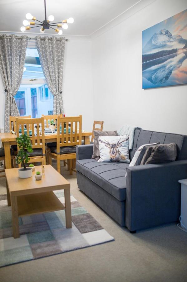 Exclusive Offers L Last-Minute Specials L Parking Free L Double Bed House L Uk L Gaming Room L Komfy 3 Bedroom Cottage With Riverview L Perfect For Short Or Long Stays Ρίντινγκ Εξωτερικό φωτογραφία