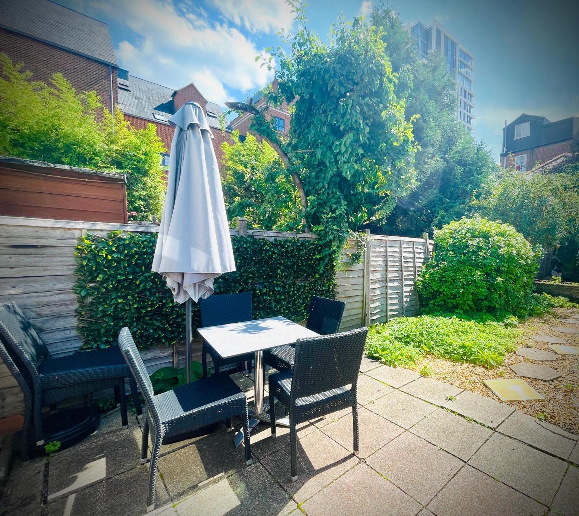 Exclusive Offers L Last-Minute Specials L Parking Free L Double Bed House L Uk L Gaming Room L Komfy 3 Bedroom Cottage With Riverview L Perfect For Short Or Long Stays Ρίντινγκ Εξωτερικό φωτογραφία